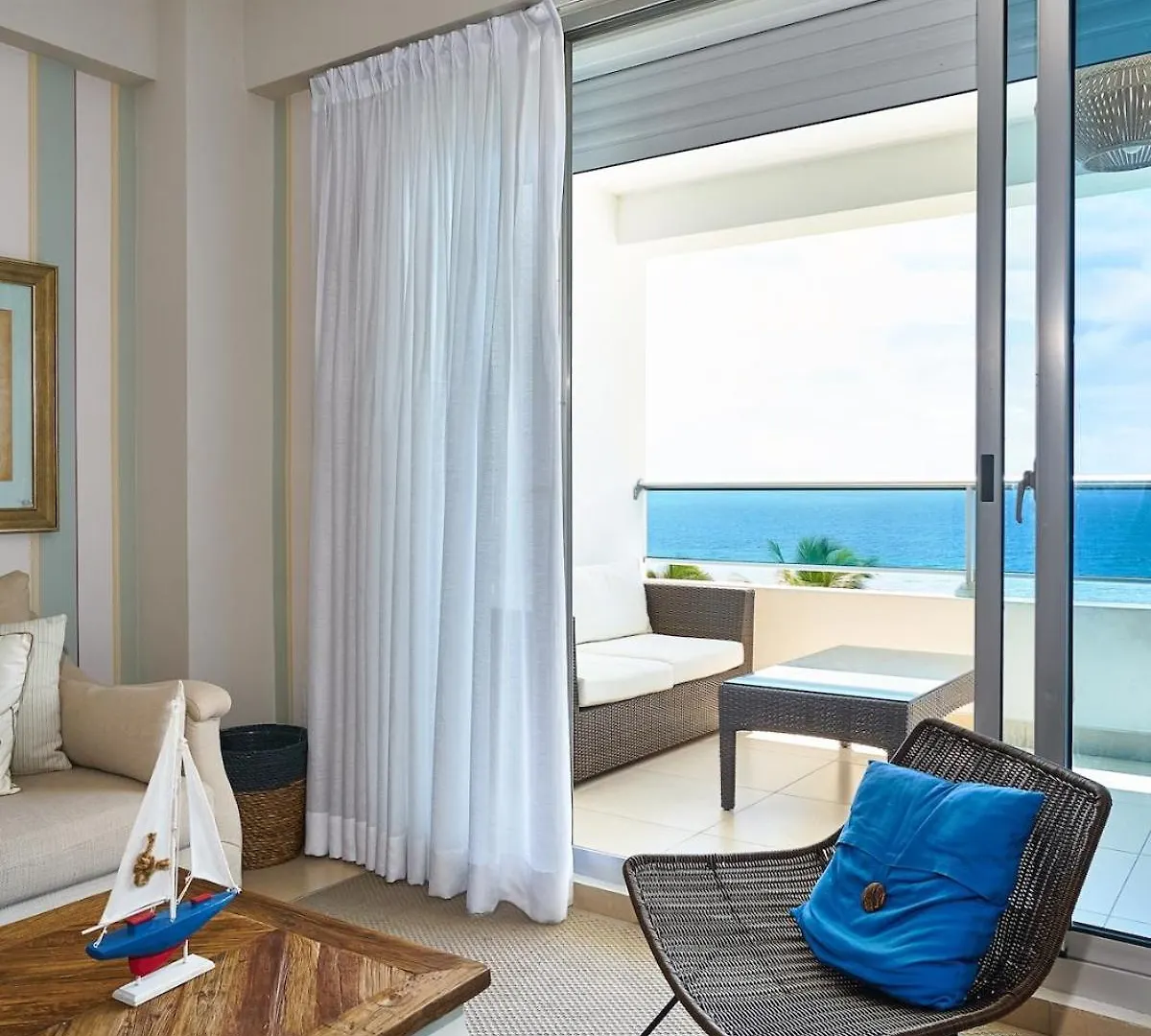 Escape Beachfront Condo At Las Olas In 璜多里奥