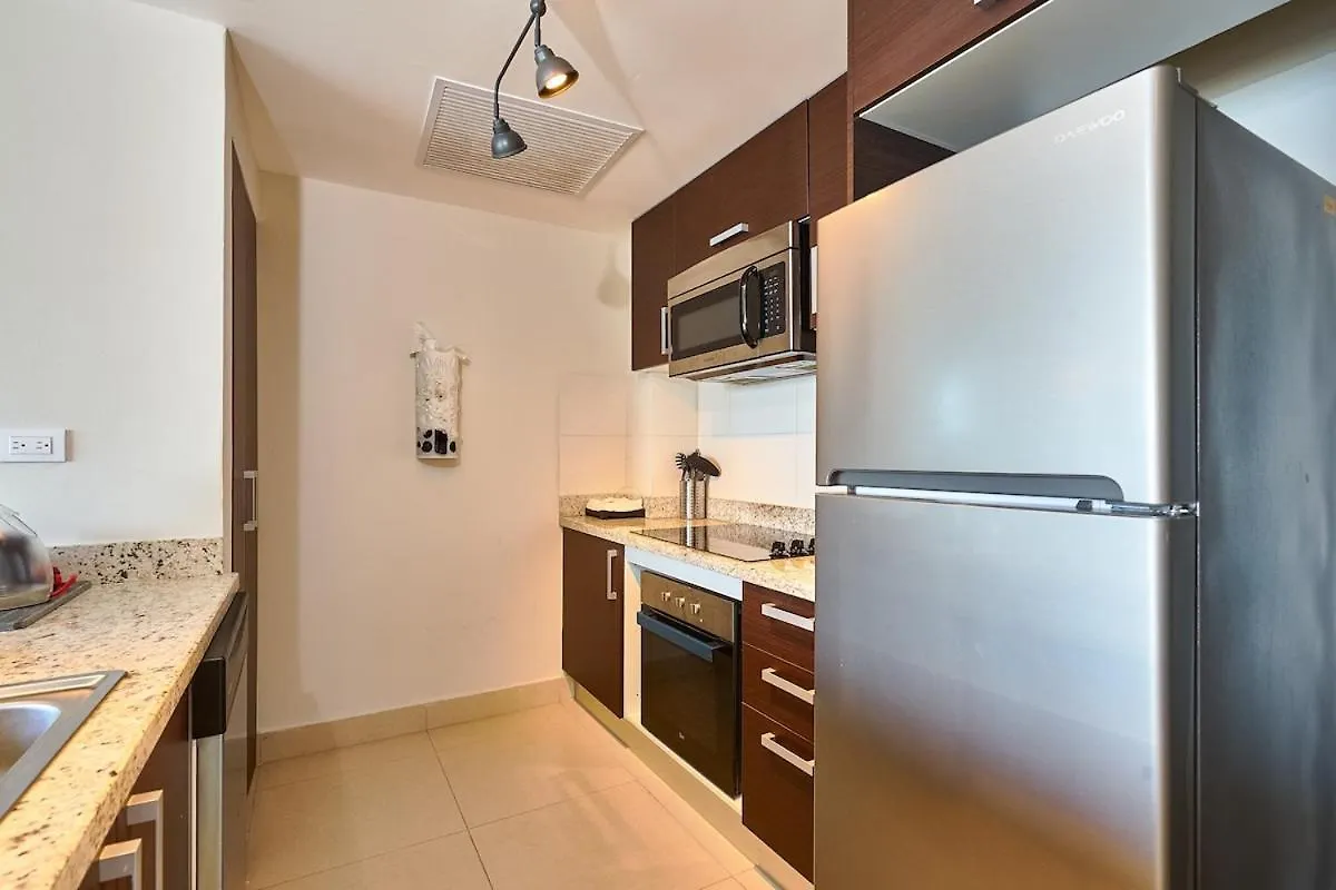 Escape Beachfront Condo At Las Olas In Juan Dolio Lägenhet