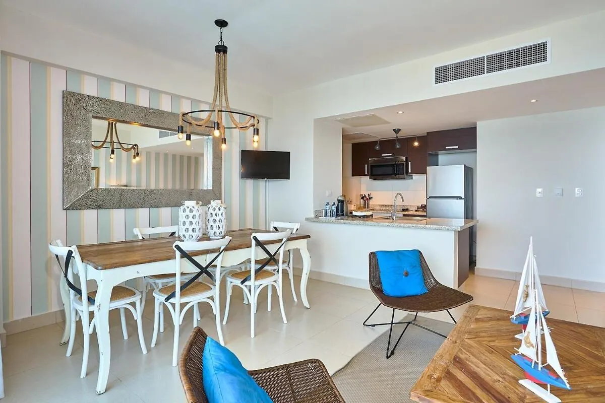 Escape Beachfront Condo At Las Olas In Juan Dolio Lägenhet
